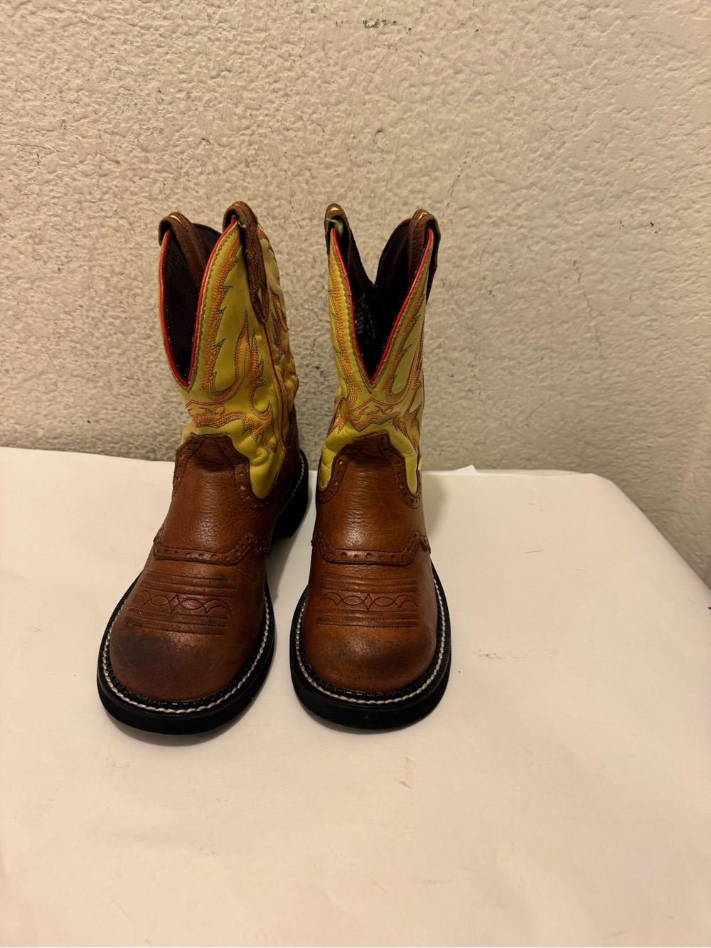 Justin Gypsy Western Ankle Boots for Women - Stylish Leather Pull-On Booties